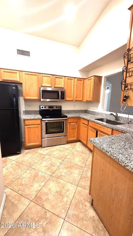 17646 N 6th Ave - Photo 7 of 20