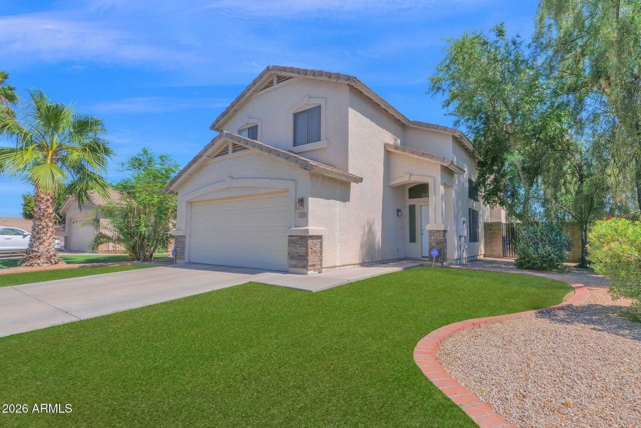 3415 E Menadota Dr - Photo 3 of 31