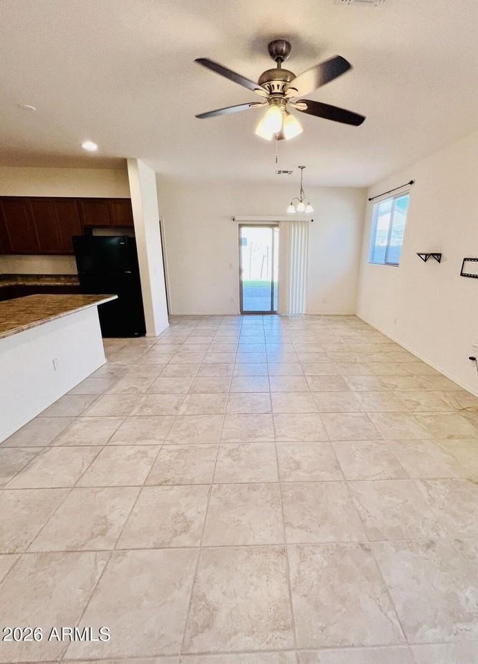 21612 W Kimberly Dr - Photo 2 of 13