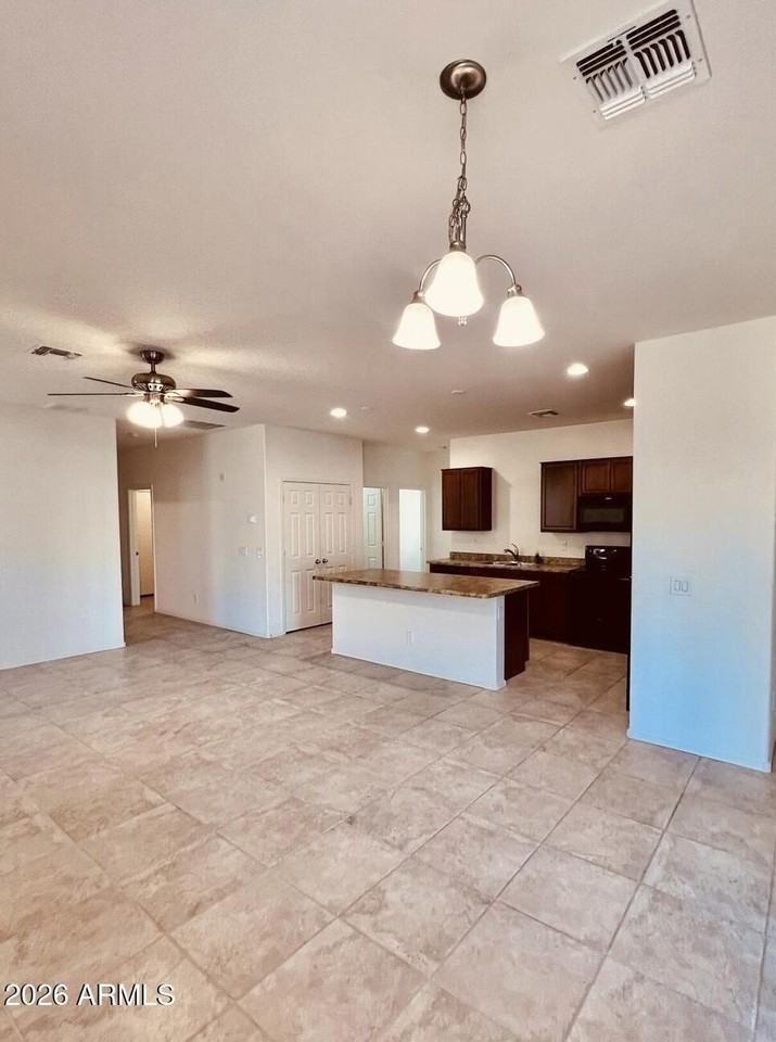 21612 W Kimberly Dr - Photo 4 of 13