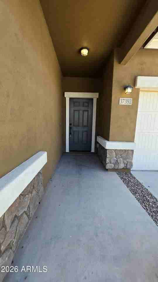 37392 W Capri Ave - Photo 3 of 23