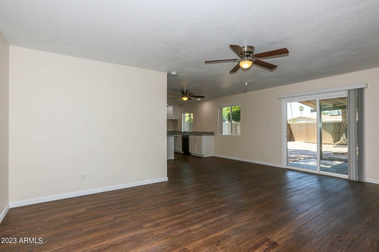 6226 S Hazelton Ln - Photo 3 of 21