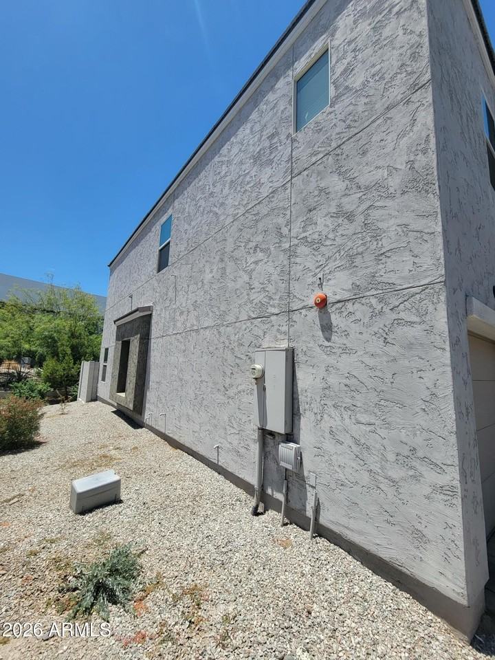 8234 N 22nd Dr - Photo 2 of 40