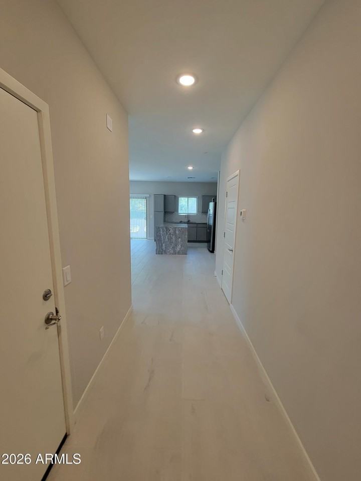 8234 N 22nd Dr - Photo 5 of 40
