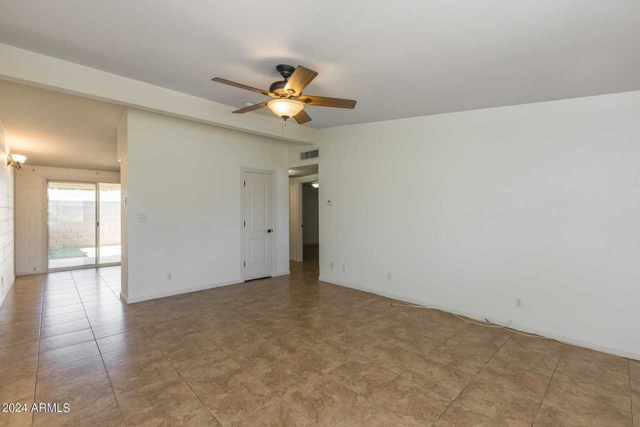 7025 E Wilshire Dr #1 - Photo 5 of 20