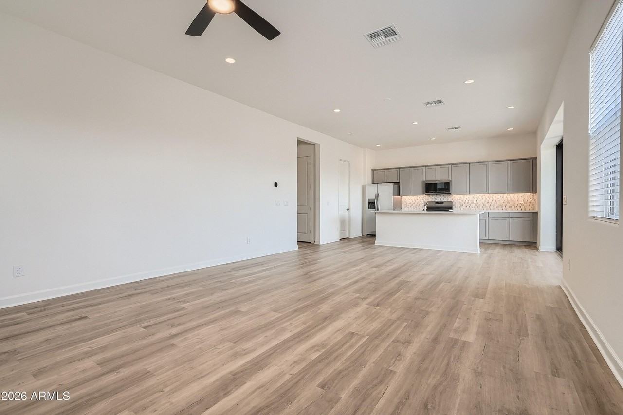 15550 S 181st Ln - Photo 6 of 28