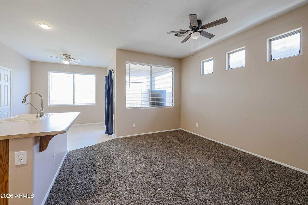 2470 W Warren Dr - Photo 5 of 37