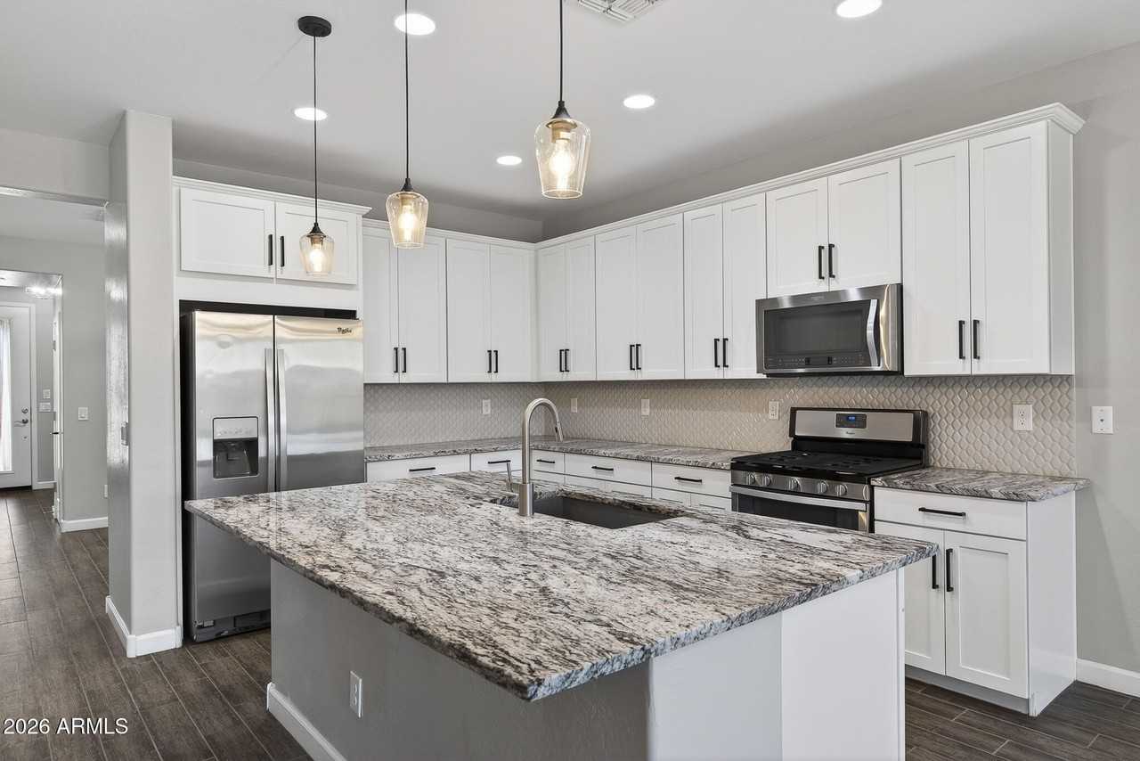 14363 W Charter Oak Rd - Photo 3 of 33