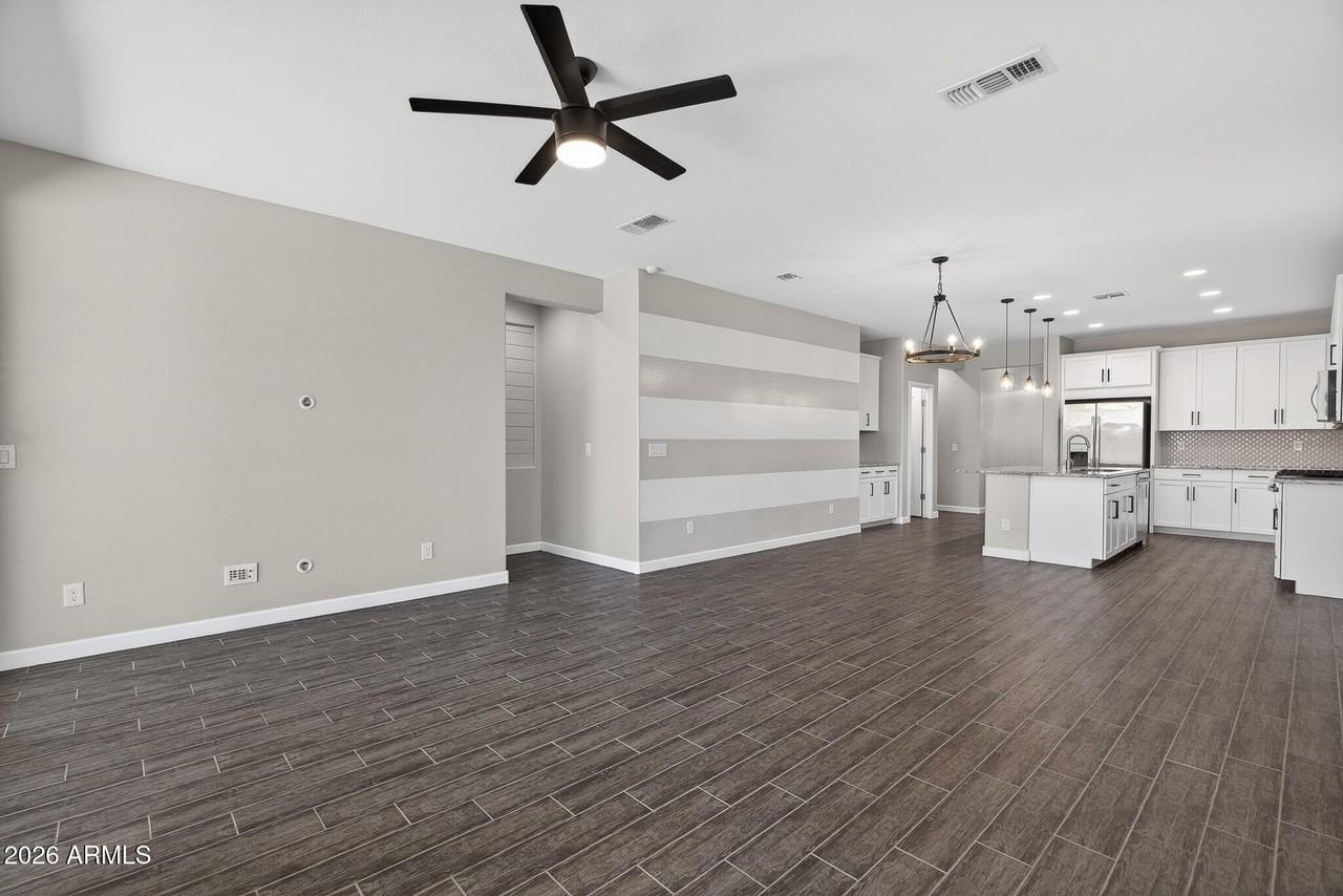 14363 W Charter Oak Rd - Photo 6 of 33