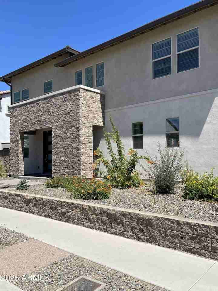 2382 W Gloria Ln - Photo 2 of 36