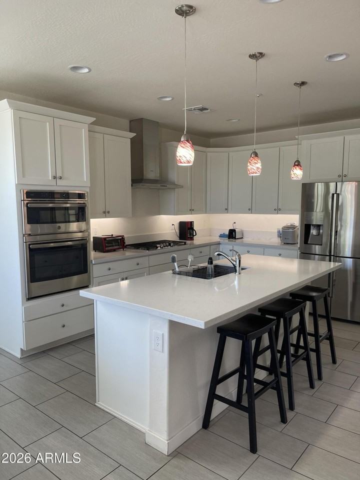 2382 W Gloria Ln - Photo 3 of 36