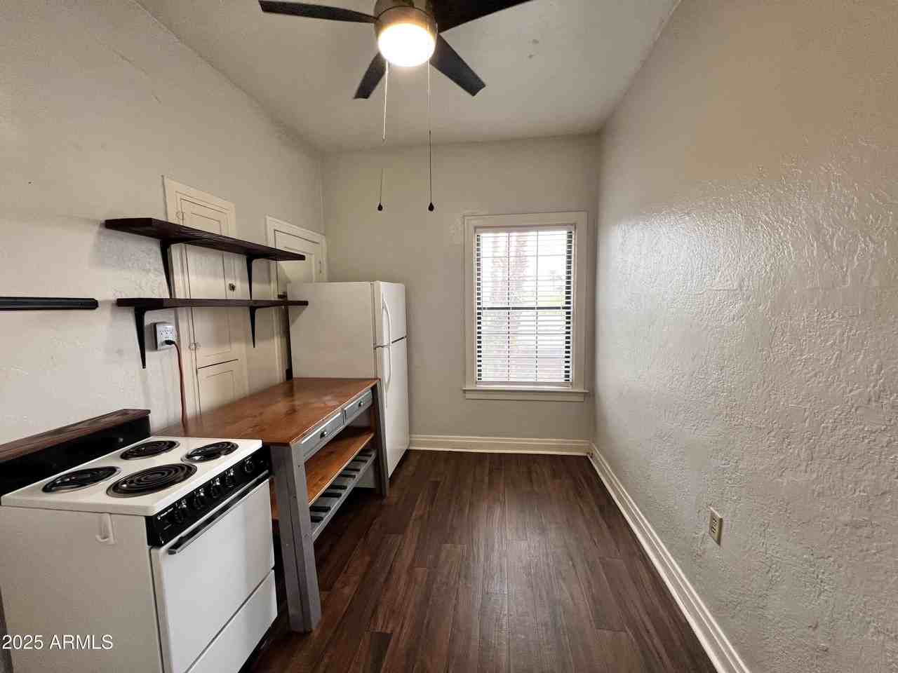902 E Palm Ln #6 - Photo 2 of 27