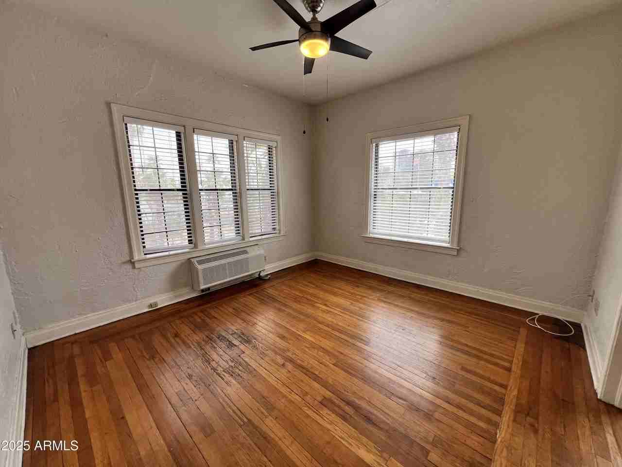 902 E Palm Ln #6 - Photo 6 of 27