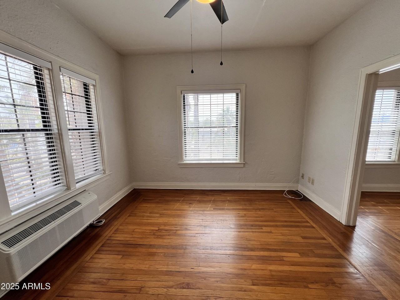 902 E Palm Ln #6 - Photo 7 of 27