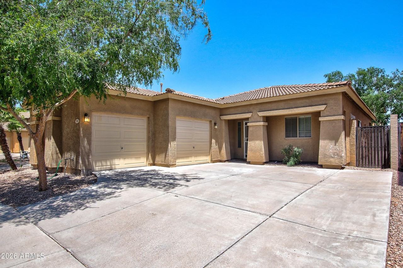 2043 N Holguin Way - Photo 2 of 26