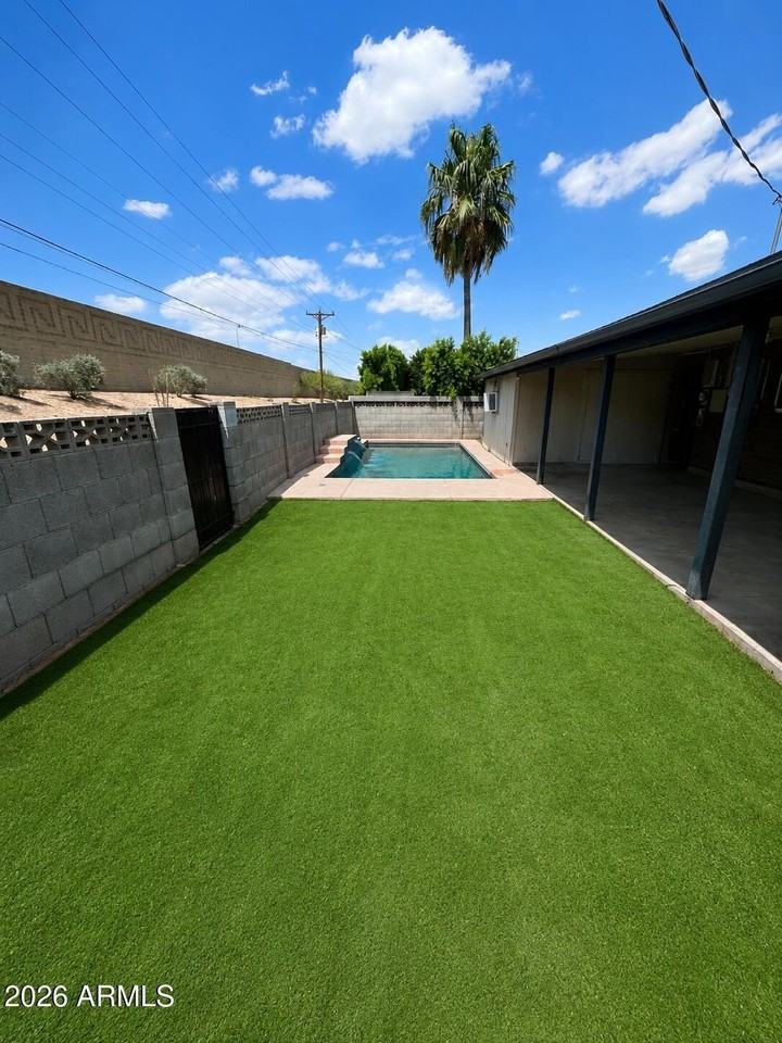 1243 E Riviera Dr - Photo 5 of 13