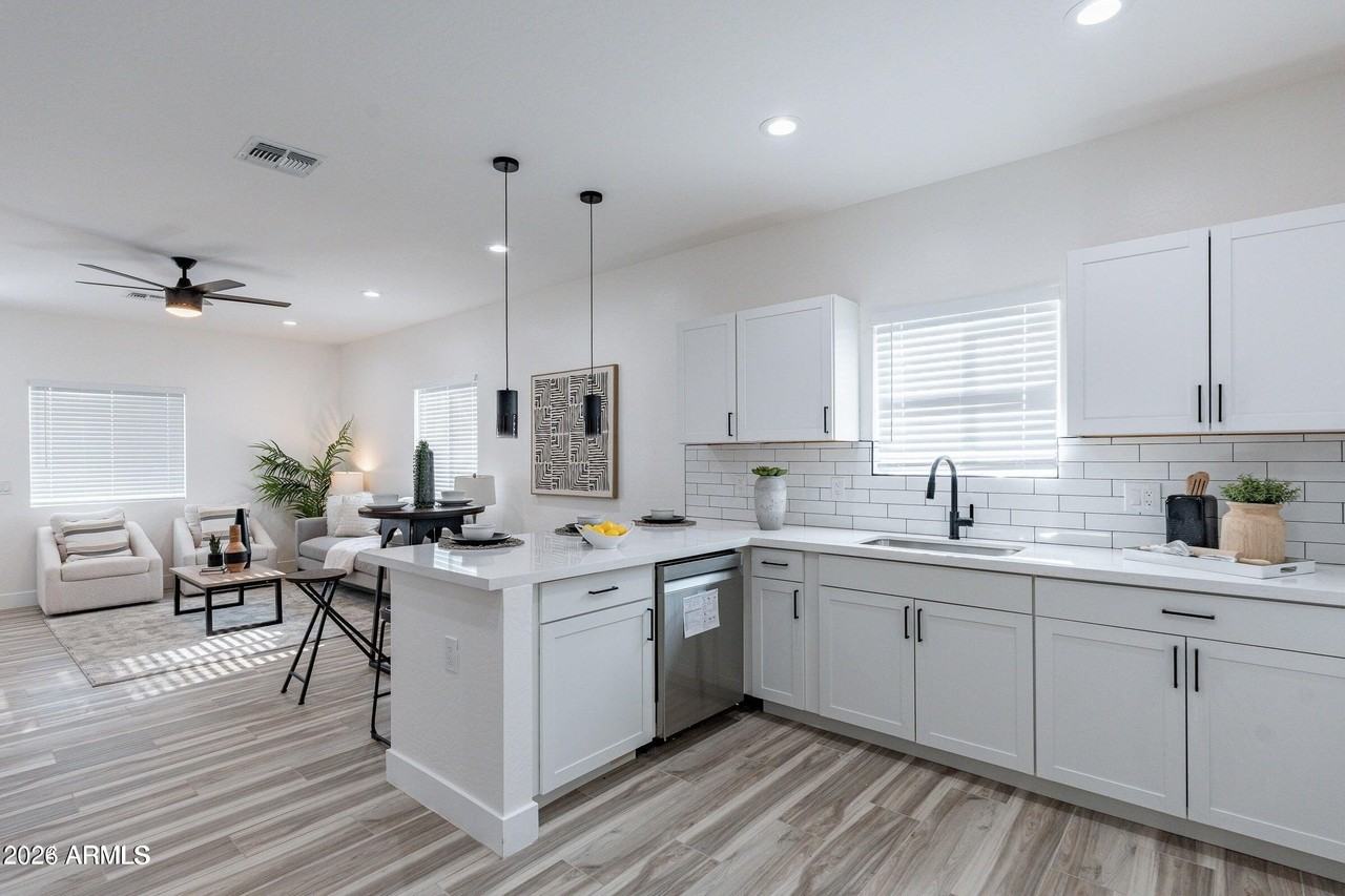 4815 S 28th St #2 - Photo 4 of 20