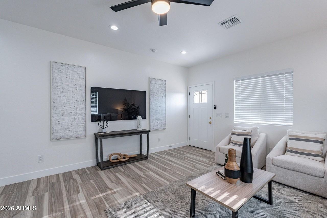 4815 S 28th St #2 - Photo 7 of 20