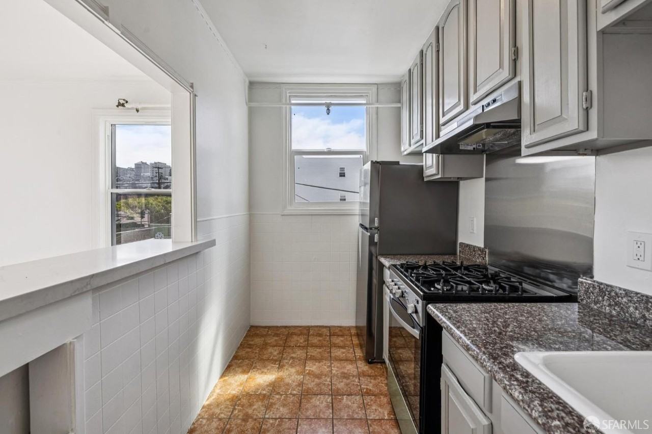 3235 Fillmore St #4 - Photo 5 of 15