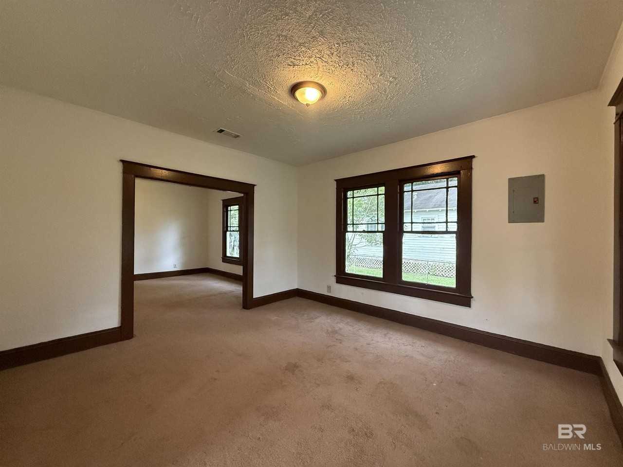 672 Burden St - Photo 3 of 11