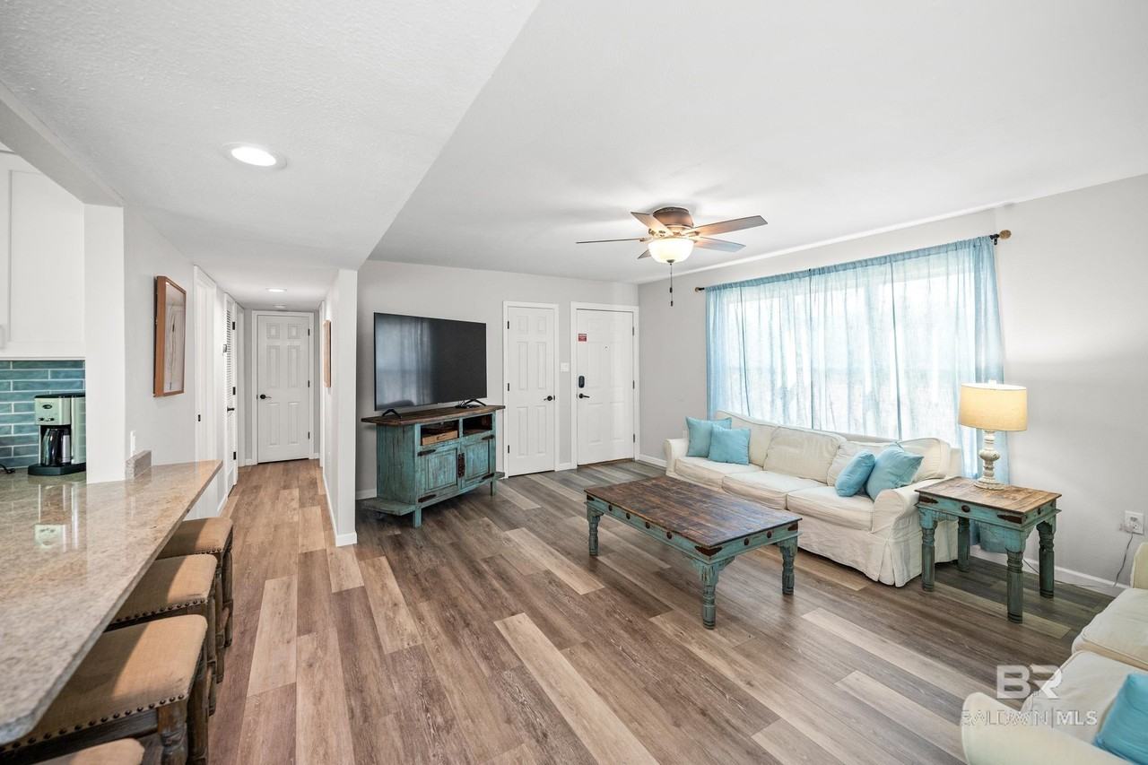 979 W Lagoon Ave - Photo 2 of 4
