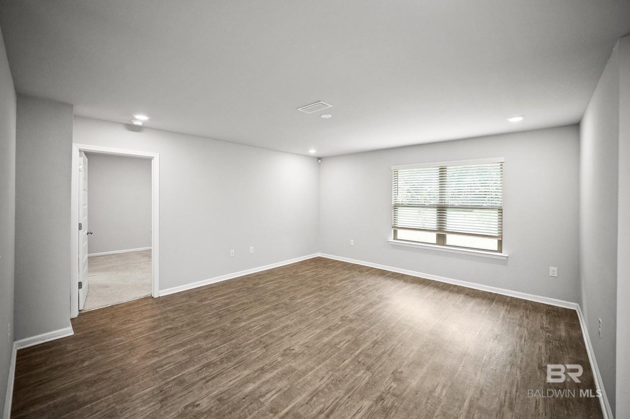 1481 Majesty Loop - Photo 3 of 13