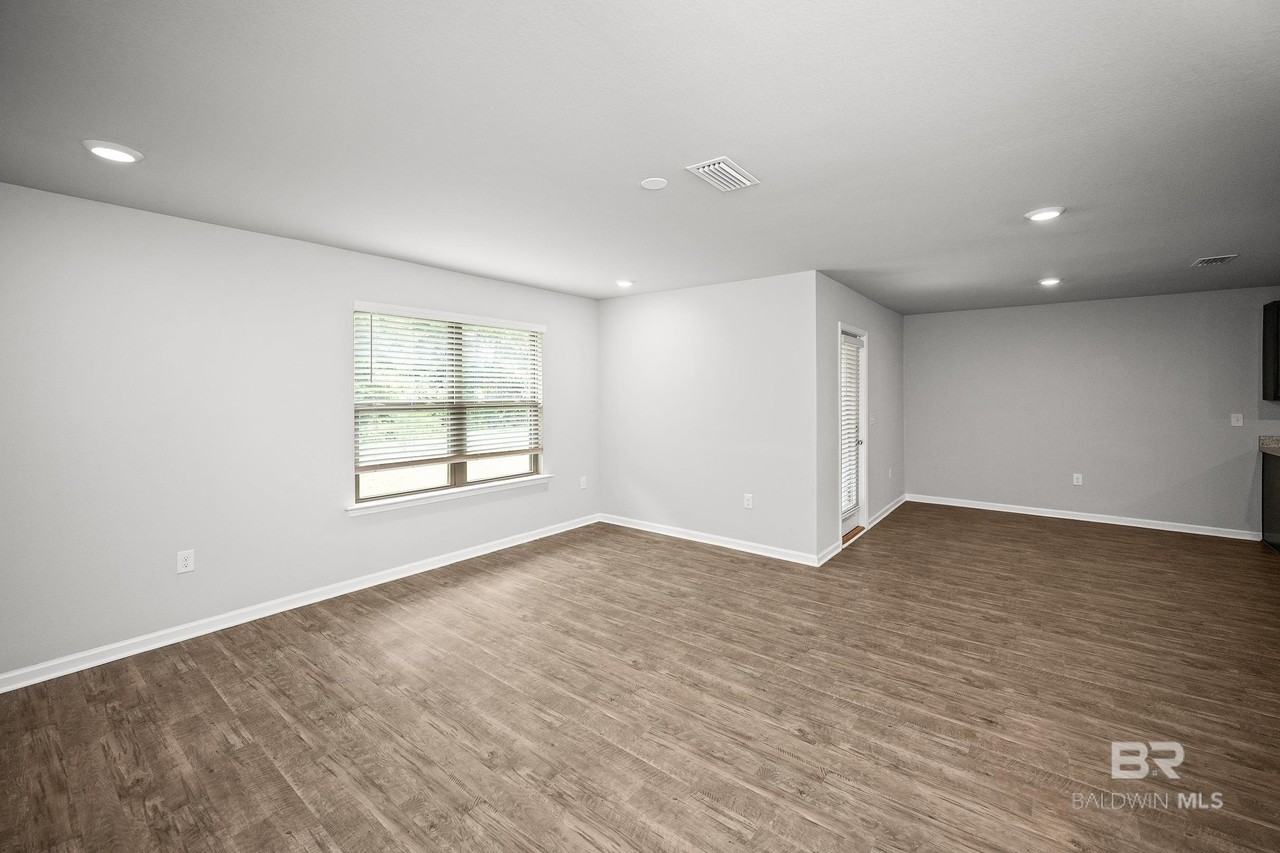 1481 Majesty Loop - Photo 6 of 13