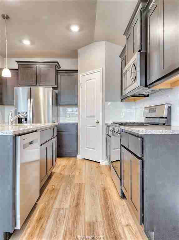 6172 Darlington Ave - Photo 3 of 18