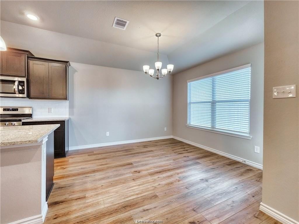 6172 Darlington Ave - Photo 6 of 18