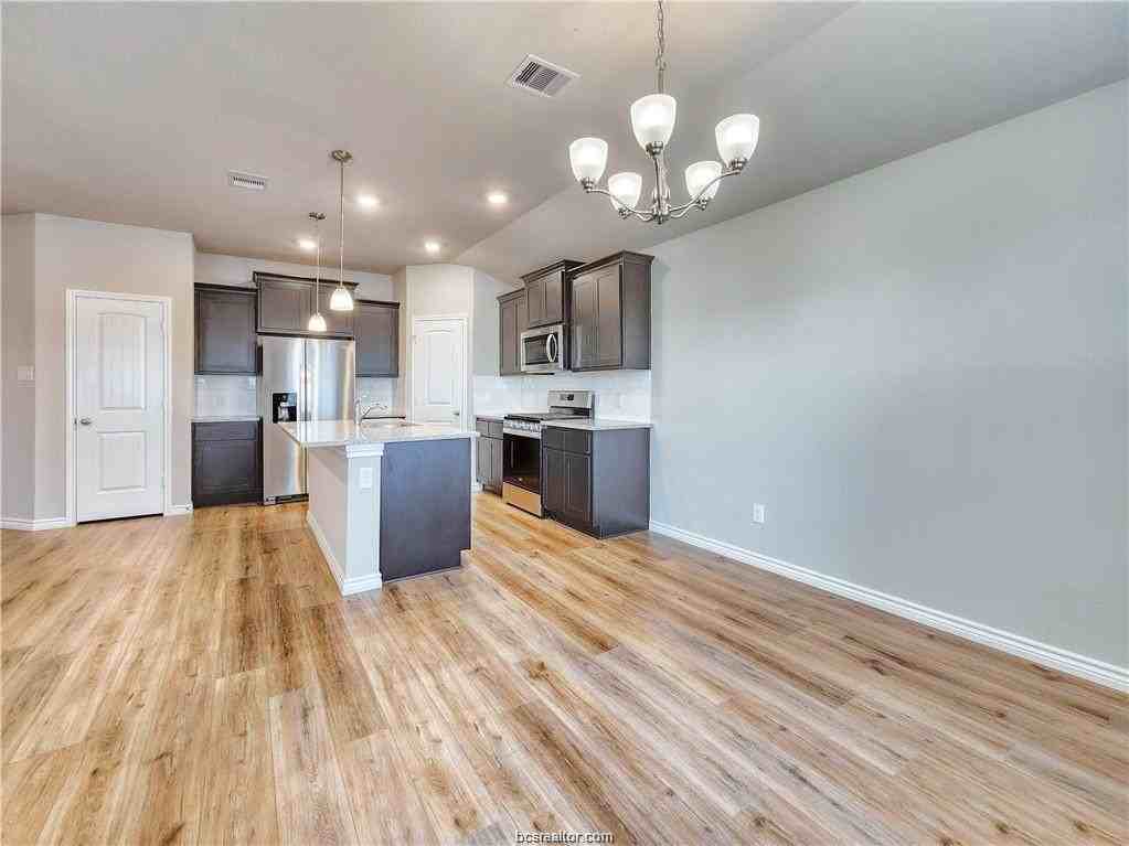 6172 Darlington Ave - Photo 7 of 18