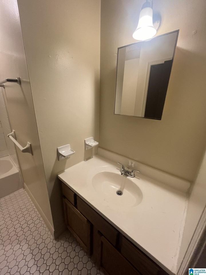 1300 16th Ct N #C - Photo 3 of 7