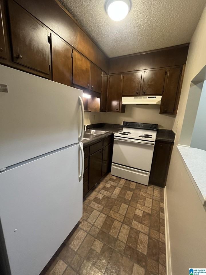 2613 11th Ave S - Photo 2 of 8