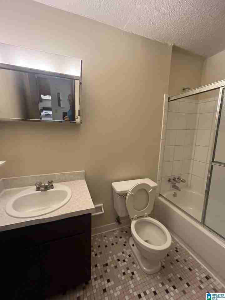 2613 11th Ave S - Photo 3 of 8