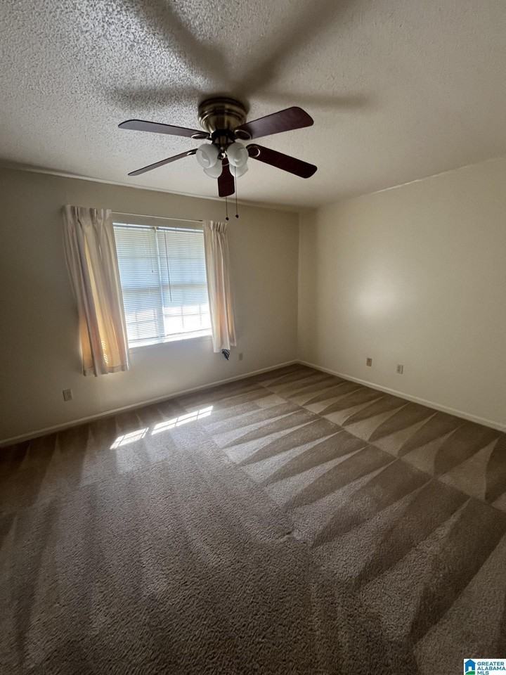 2613 11th Ave S - Photo 5 of 8