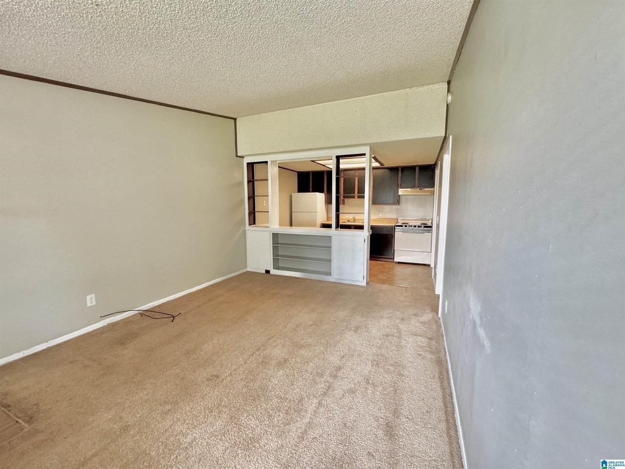 1700 Greenbrier Dear Rd - Photo 6 of 36