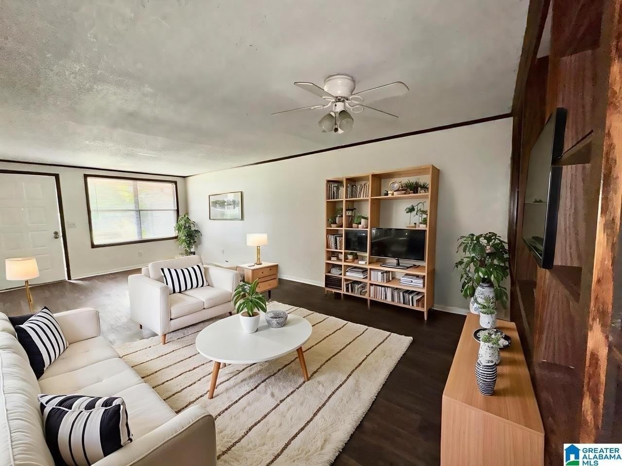 1700 Greenbrier Dear Rd #403-106A - Photo 5 of 36
