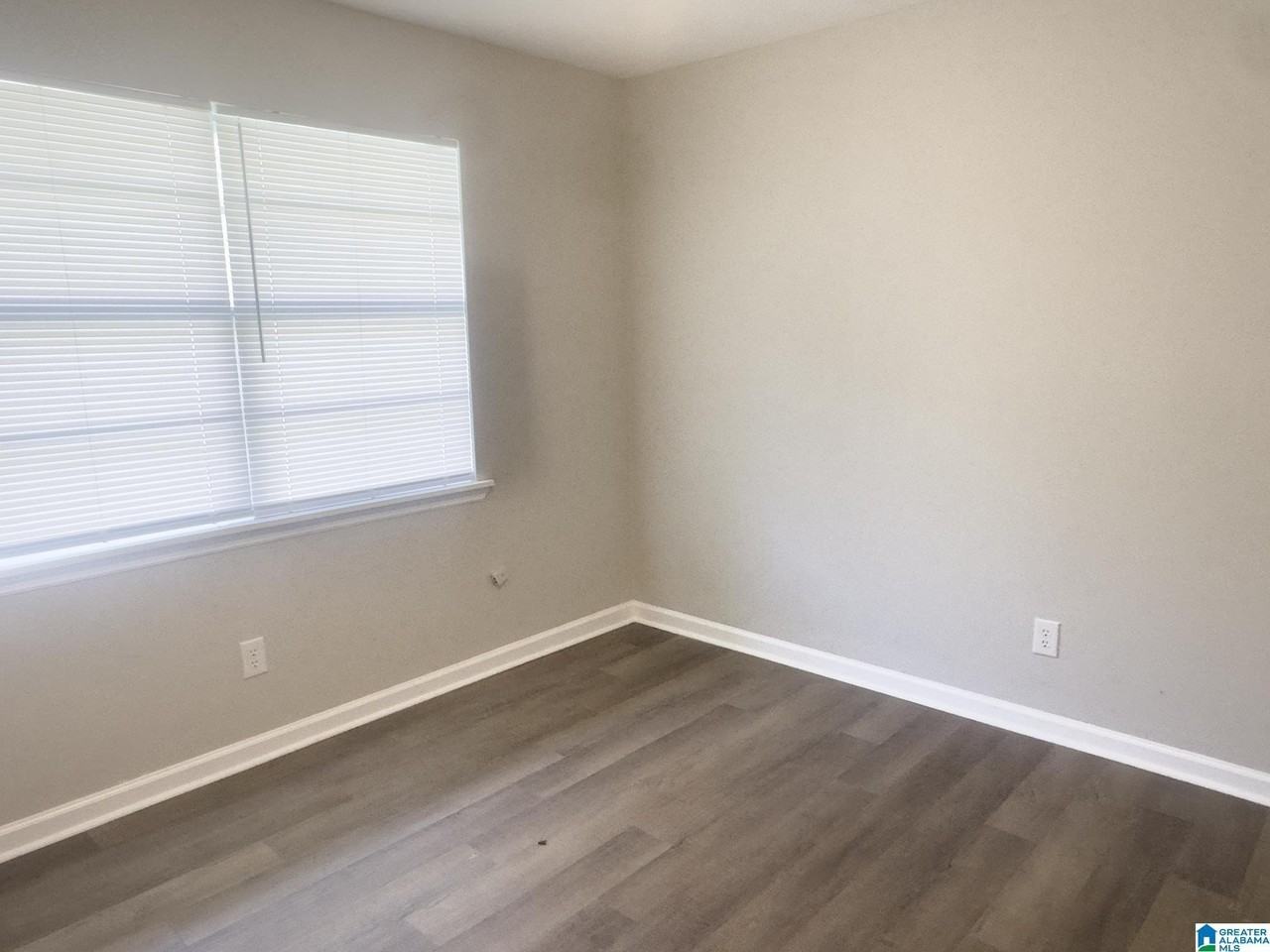 436 Henry St - Photo 7 of 12