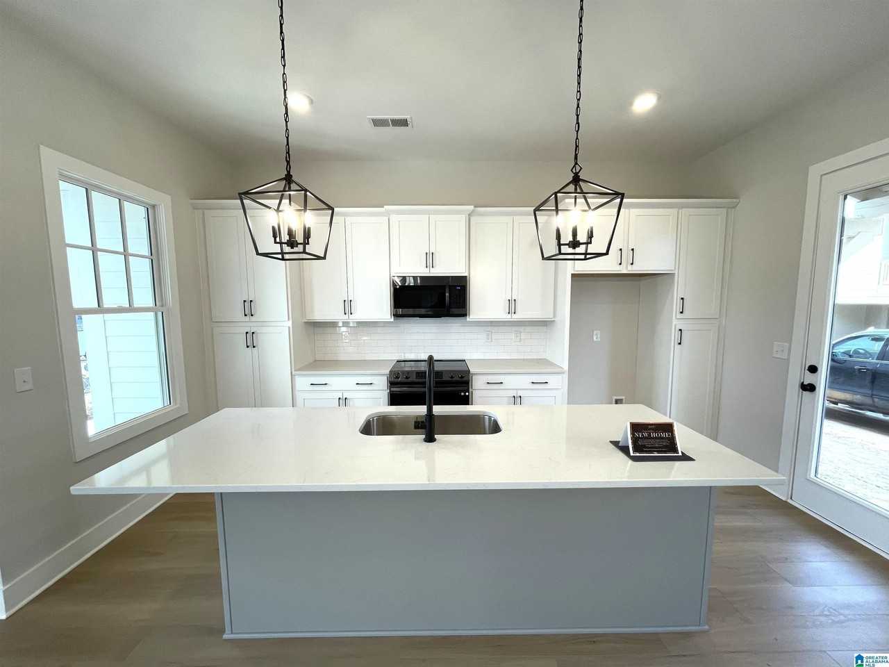 4767 Silas Ave - Photo 4 of 12