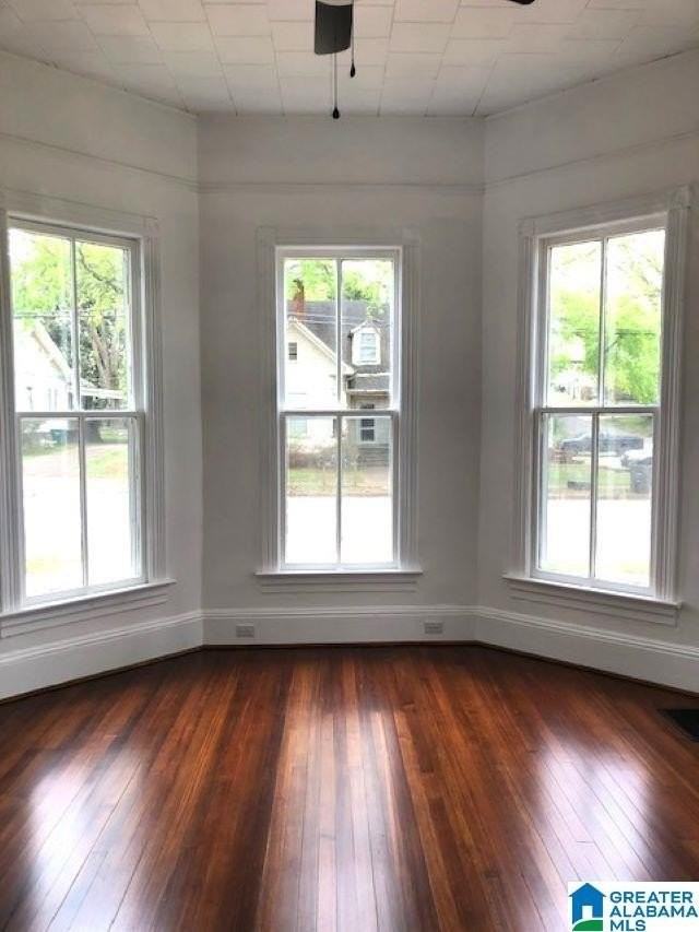 440 Middle St - Photo 3 of 10
