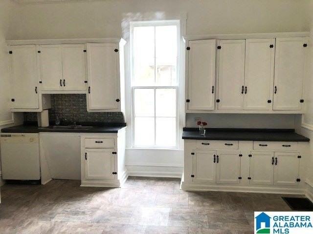 440 Middle St - Photo 4 of 10