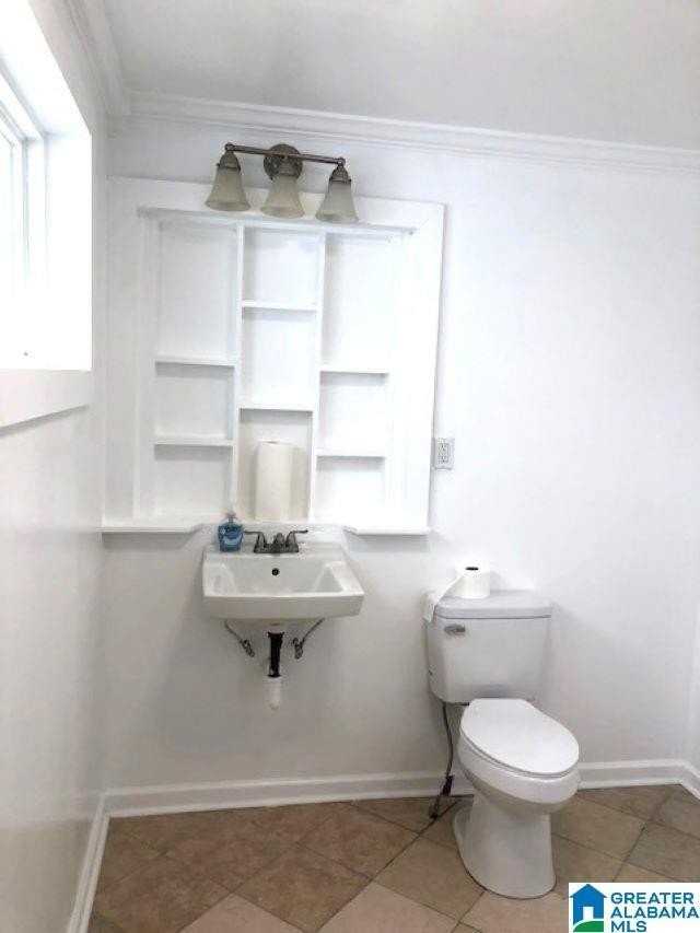 440 Middle St - Photo 5 of 10