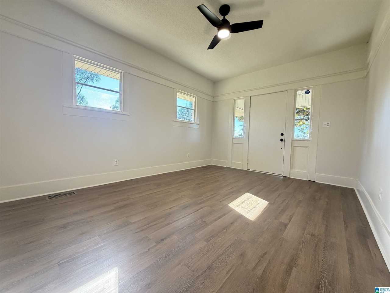219 47th Pl N - Photo 4 of 15