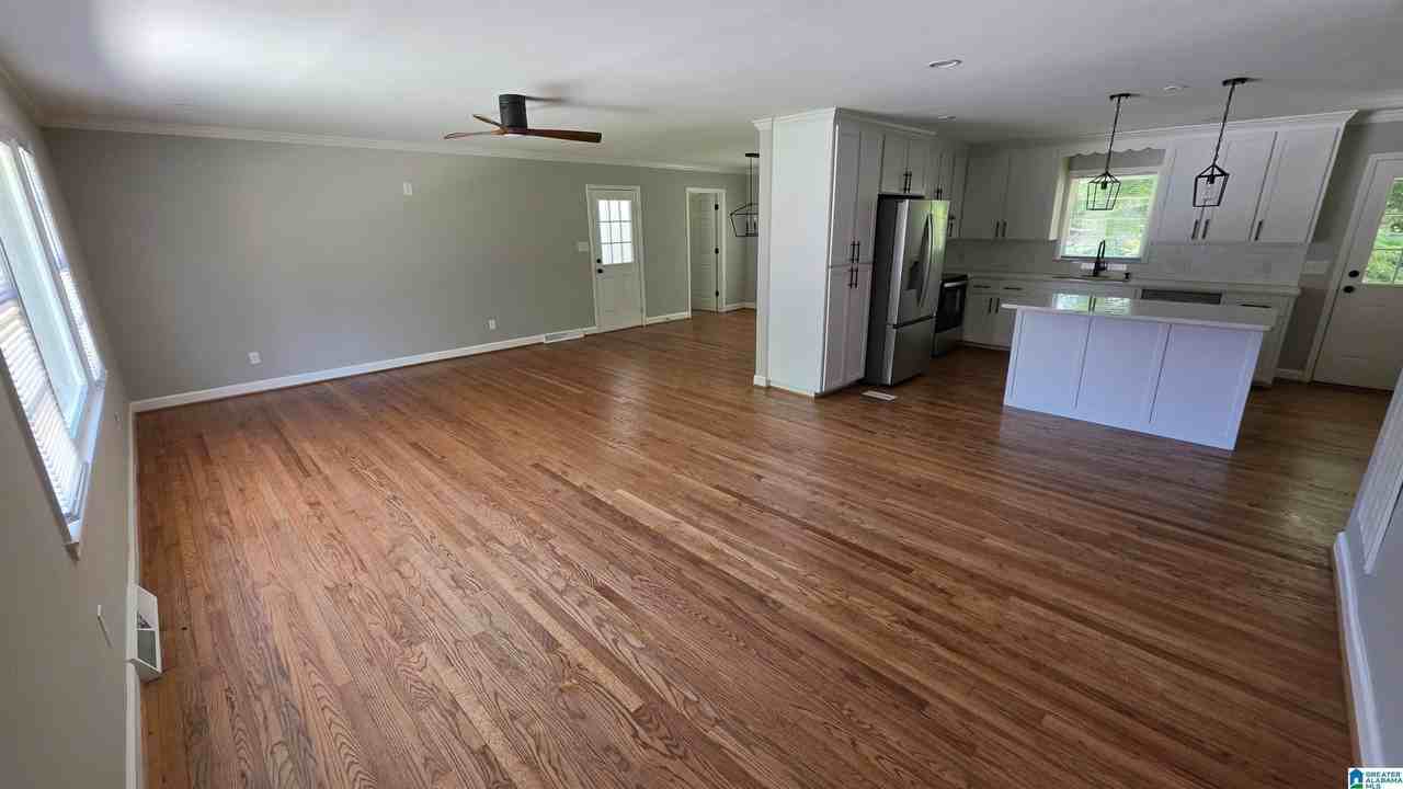 955 3rd Ave Nw - Photo 2 of 9