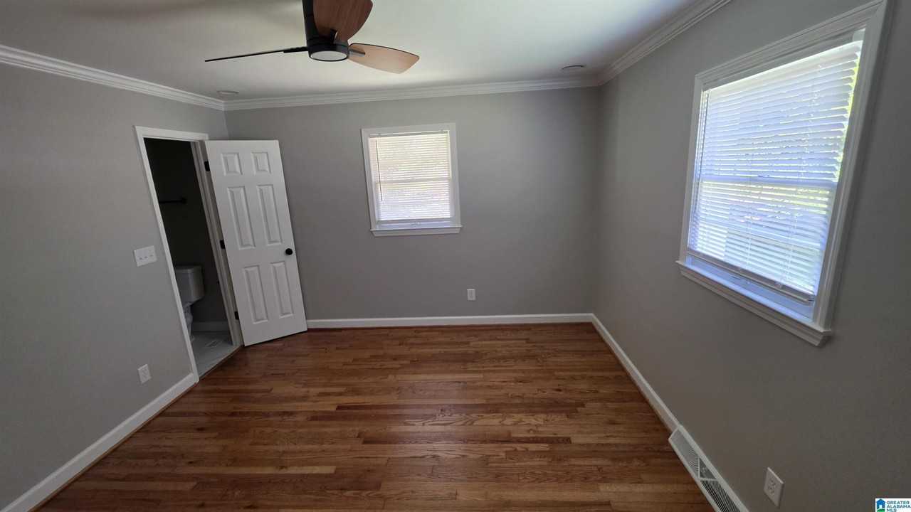 955 3rd Ave Nw - Photo 5 of 9
