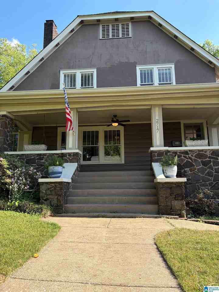 2717 Caldwell Ave S - Photo 2 of 42