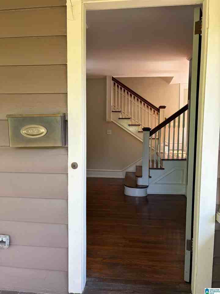 2717 Caldwell Ave S - Photo 5 of 42