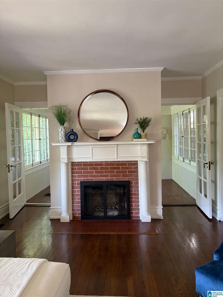 2717 Caldwell Ave S - Photo 6 of 42