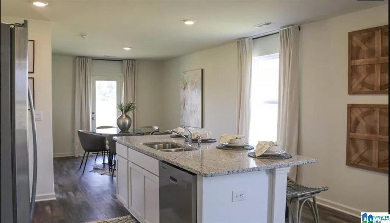 6585 Creek Cir - Photo 5 of 10