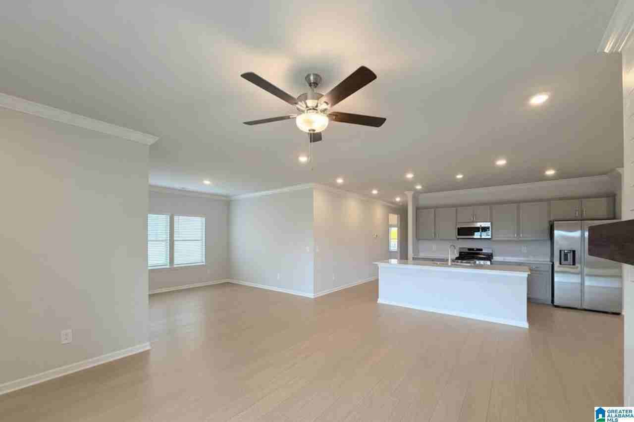 17969 Longleaf Dr - Photo 3 of 34