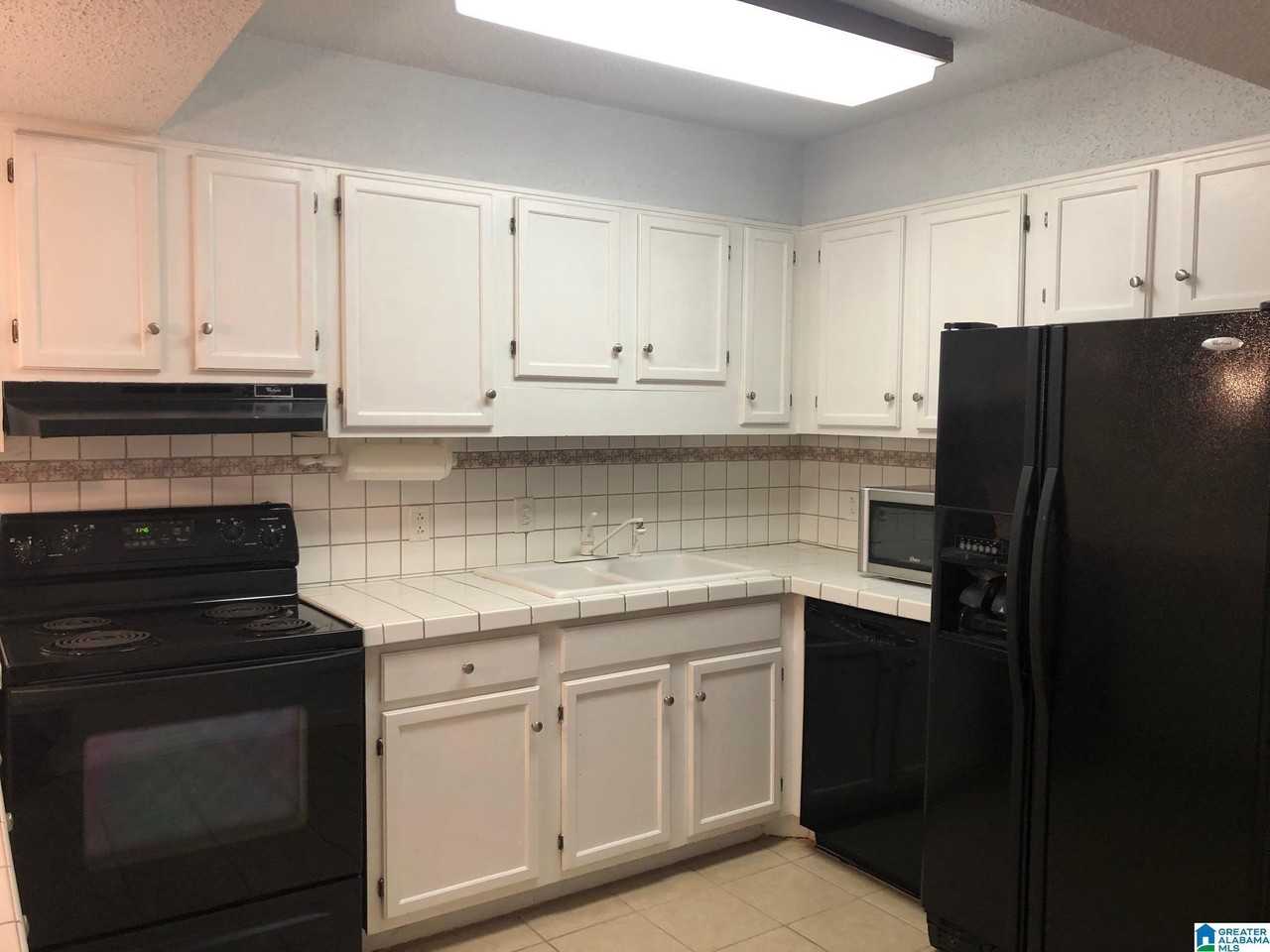 680 Idlewild Cir - Photo 2 of 14